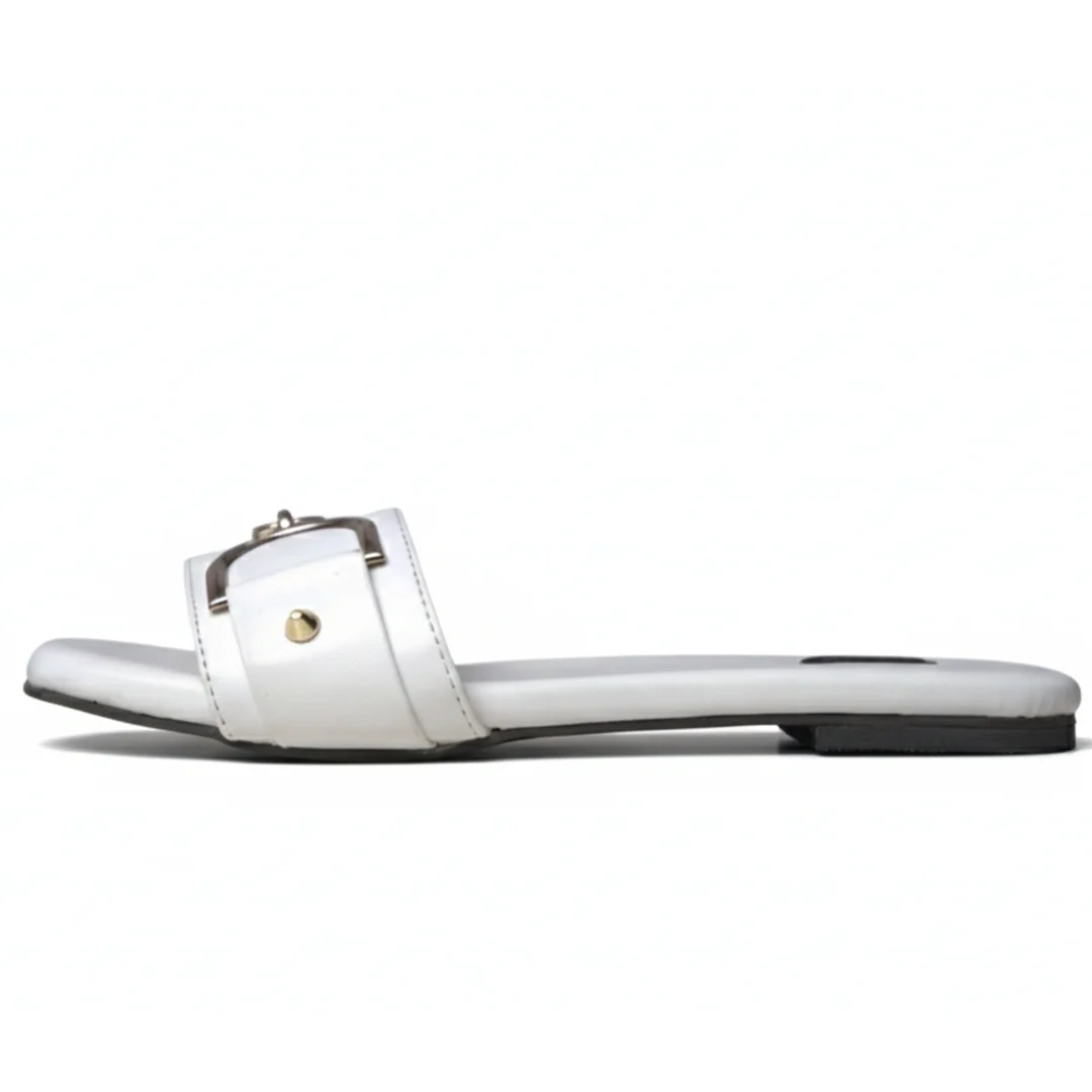 D buckle White